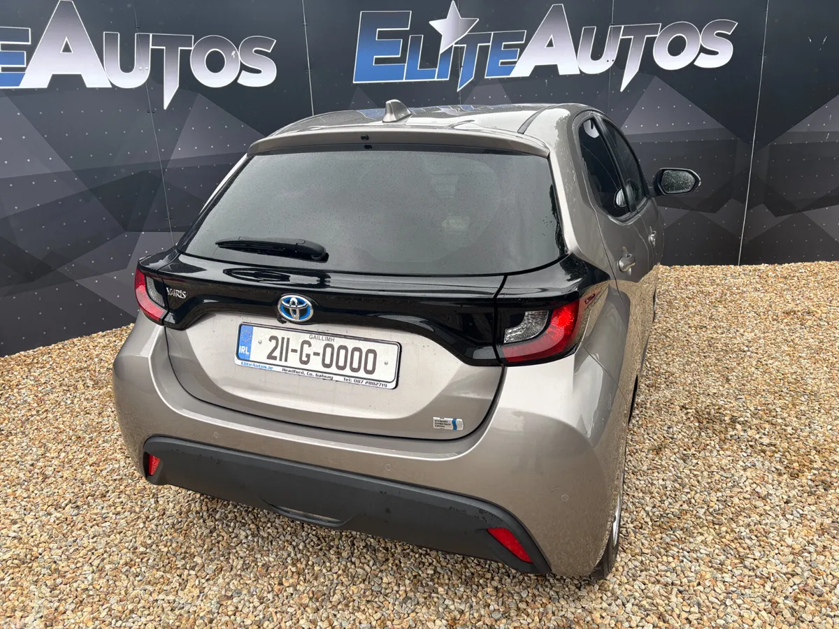 Toyota Yaris Hatchback, Petrol Hybrid, 2021, Grey