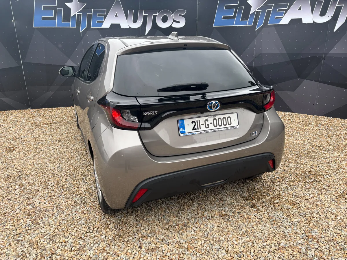 Toyota Yaris Hatchback, Petrol Hybrid, 2021, Grey