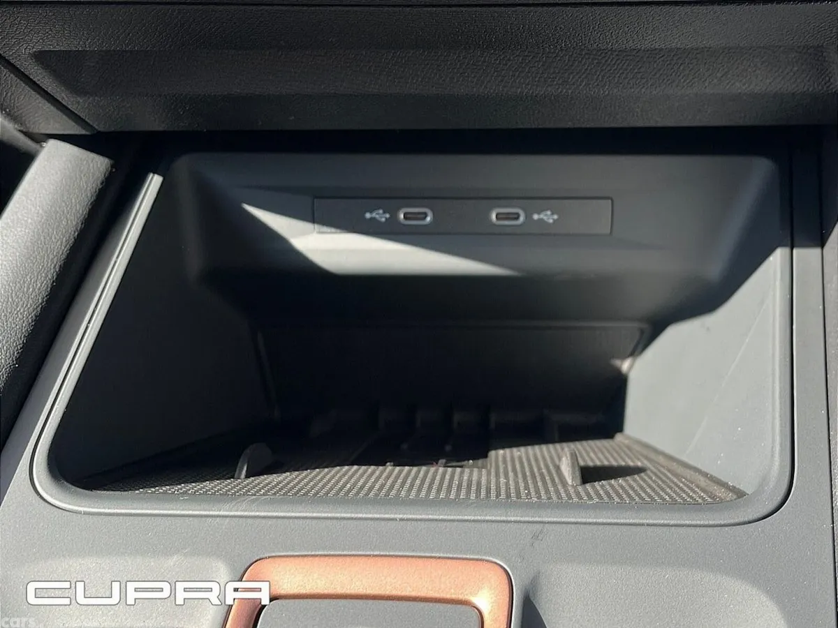 Cupra Leon Estate, Petrol, 2026, Black