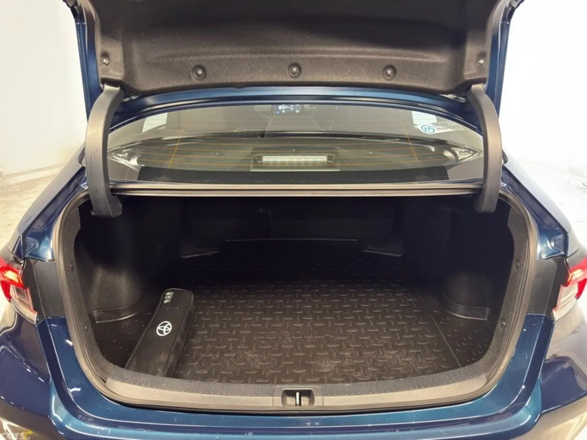 Toyota Corolla Saloon, Petrol Hybrid, 2023, Blue
