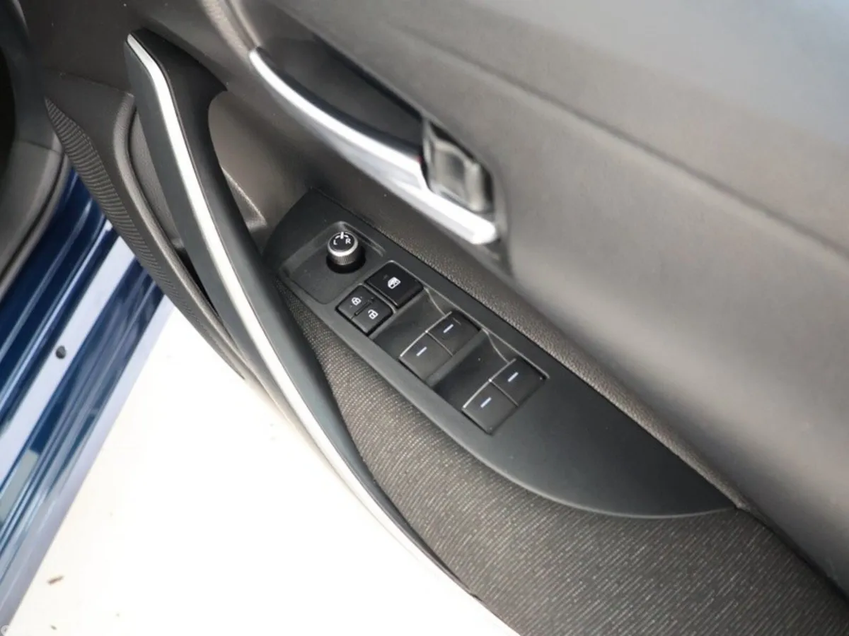 Toyota Corolla Saloon, Petrol Hybrid, 2023, Blue