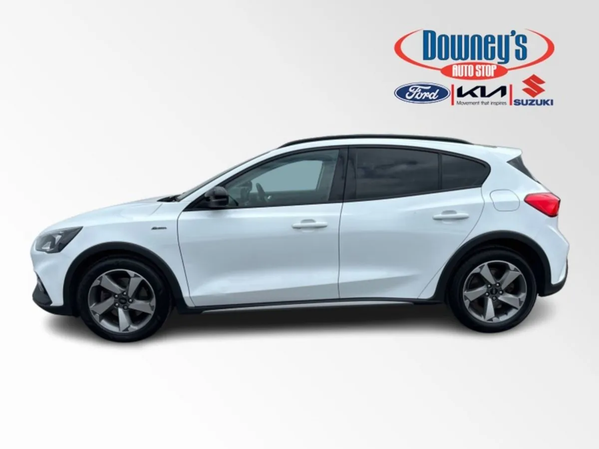 Ford Focus Hatchback, Petrol, 2020, White