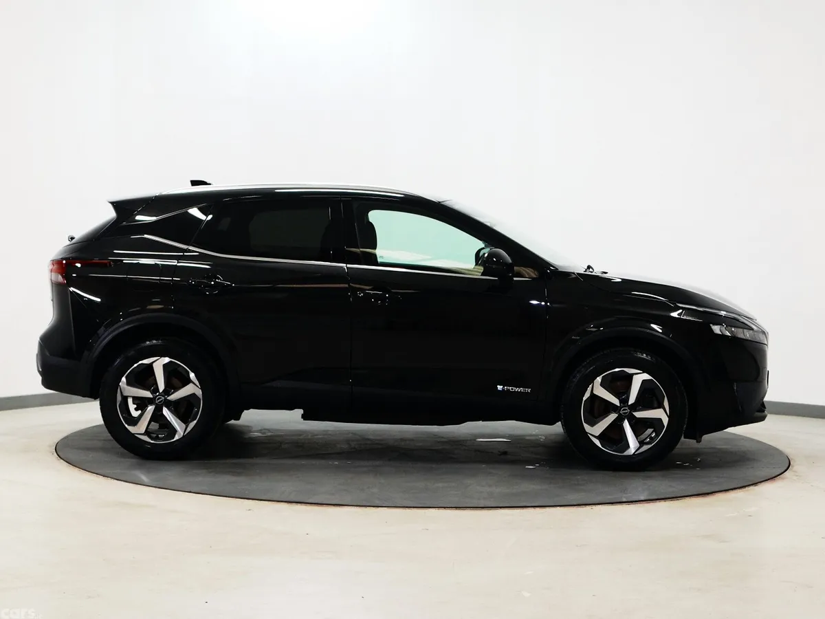Nissan Qashqai MPV, Petrol, 2024, Black