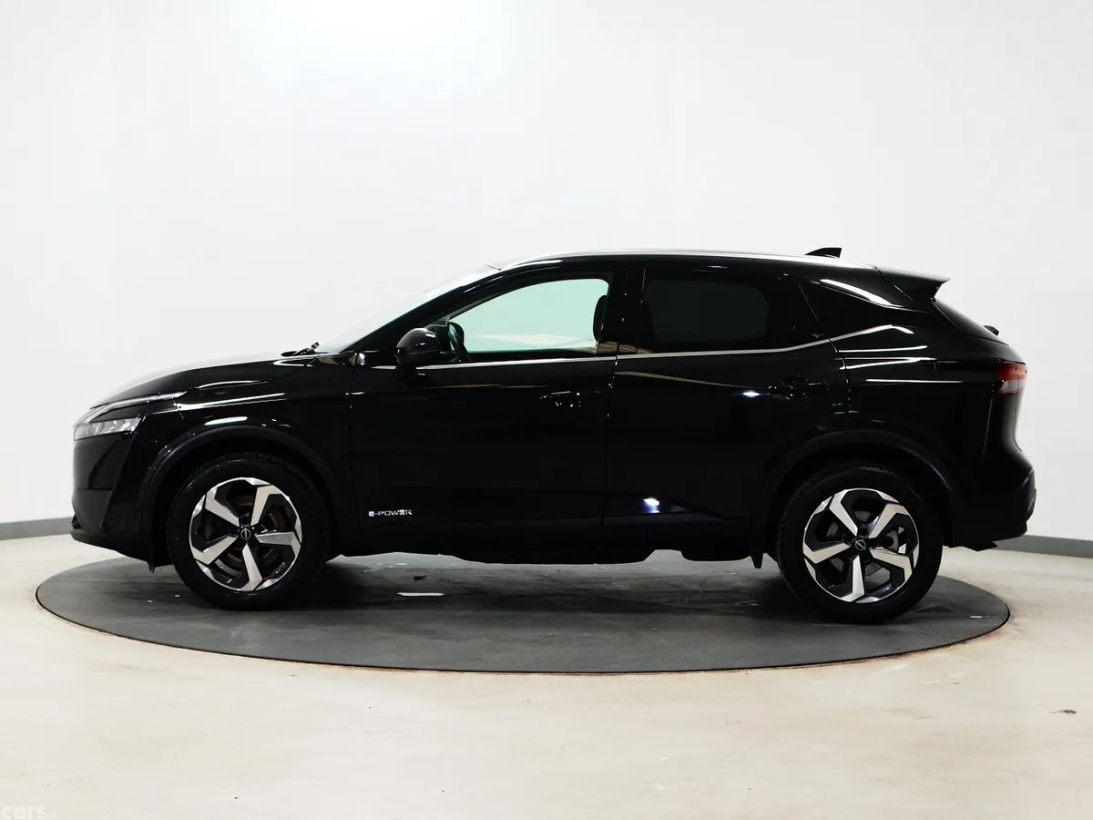 Nissan Qashqai MPV, Petrol, 2024, Black