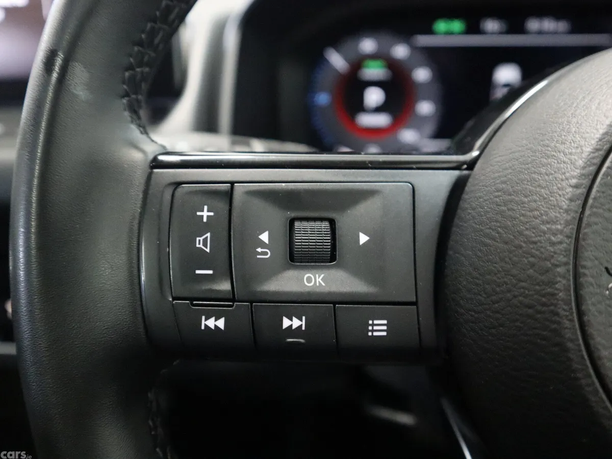 Nissan Qashqai MPV, Petrol, 2024, Black