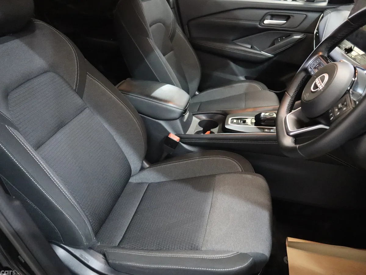 Nissan Qashqai MPV, Petrol, 2024, Black