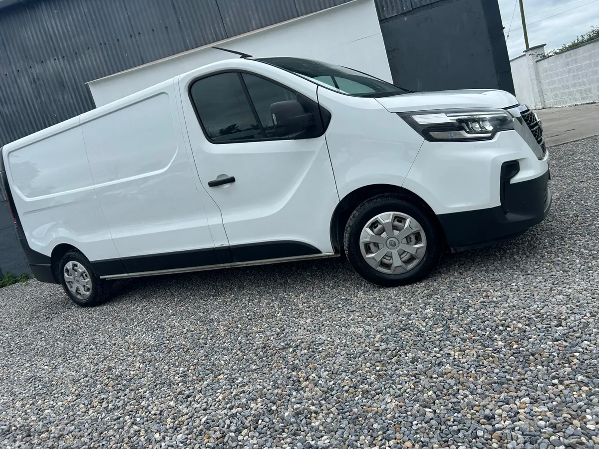 Nissan Primastar MPV, Diesel, 2022, White