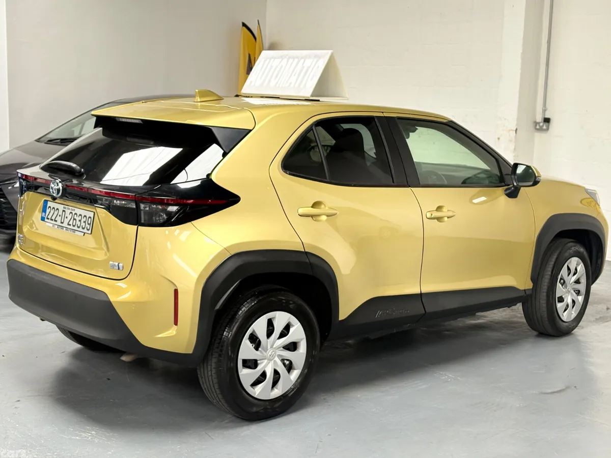 Toyota Yaris Cross Estate, Petrol Hybrid, 2022, Gold