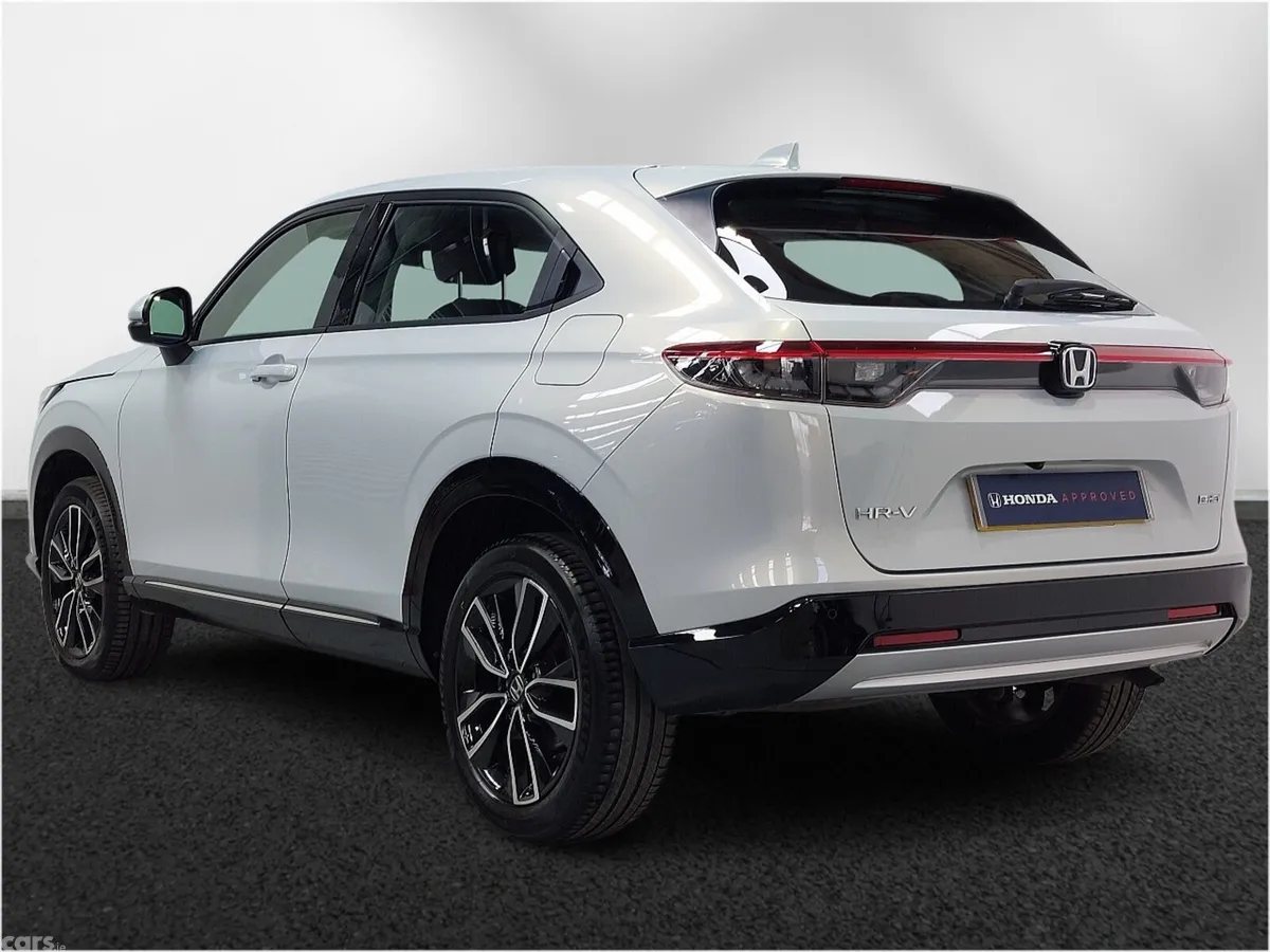 Honda HR-V Hatchback, Petrol Hybrid, 2022, White