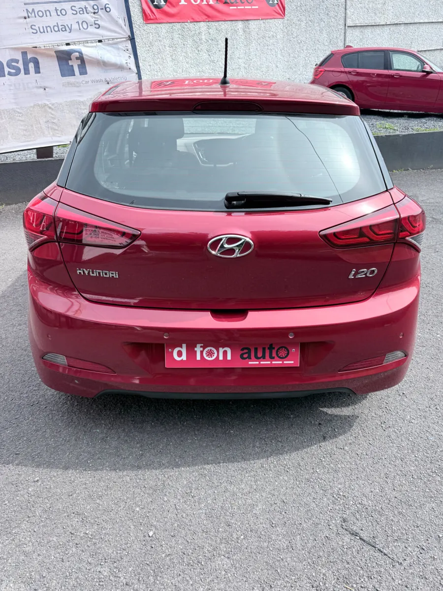 Hyundai i20 Hatchback, Petrol, 2015, Red