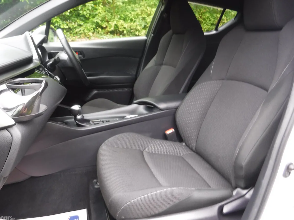 Toyota C-HR Hatchback, Petrol Hybrid, 2018, White