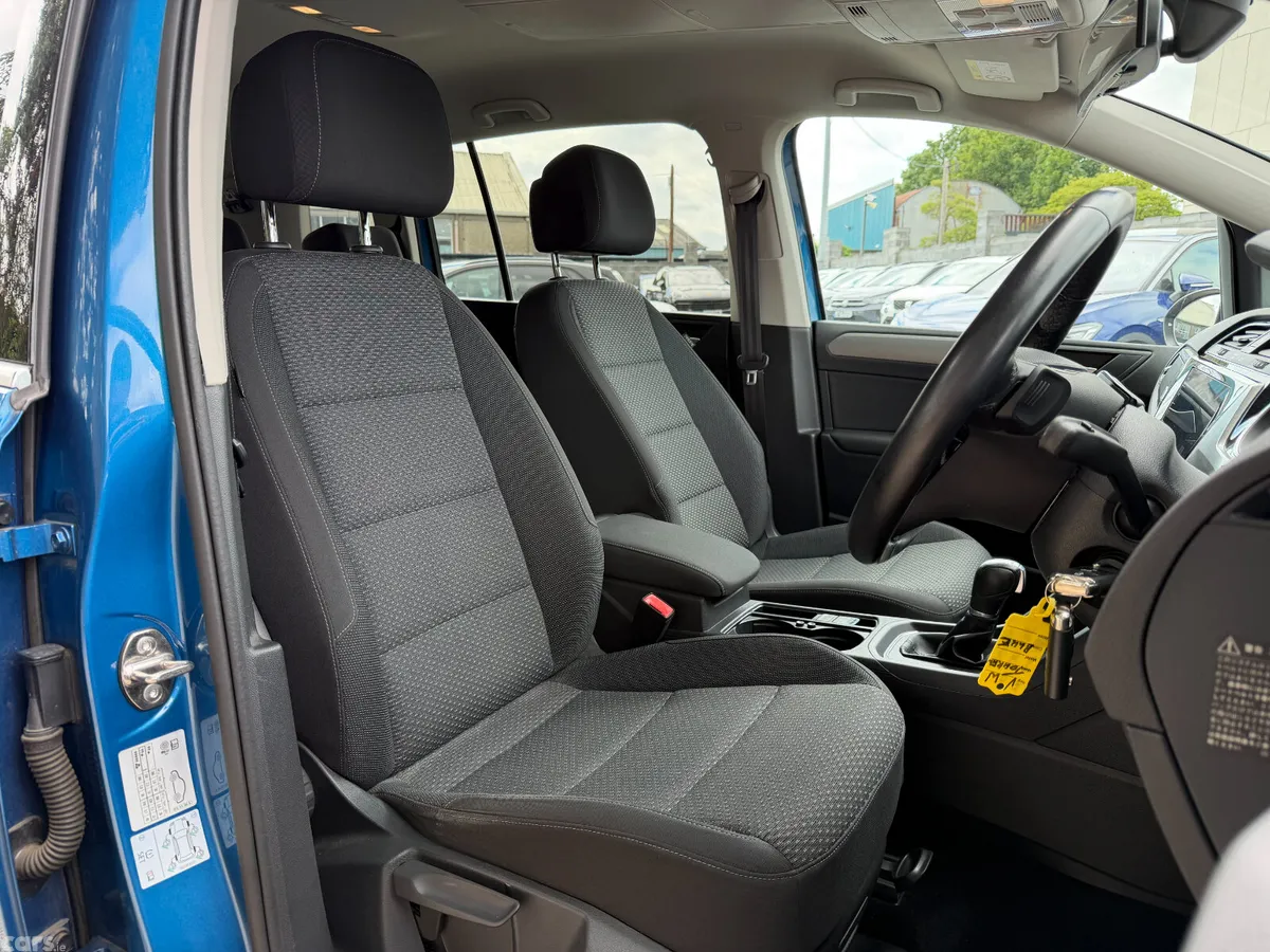 Volkswagen Touran Estate, Petrol, 2018, Black