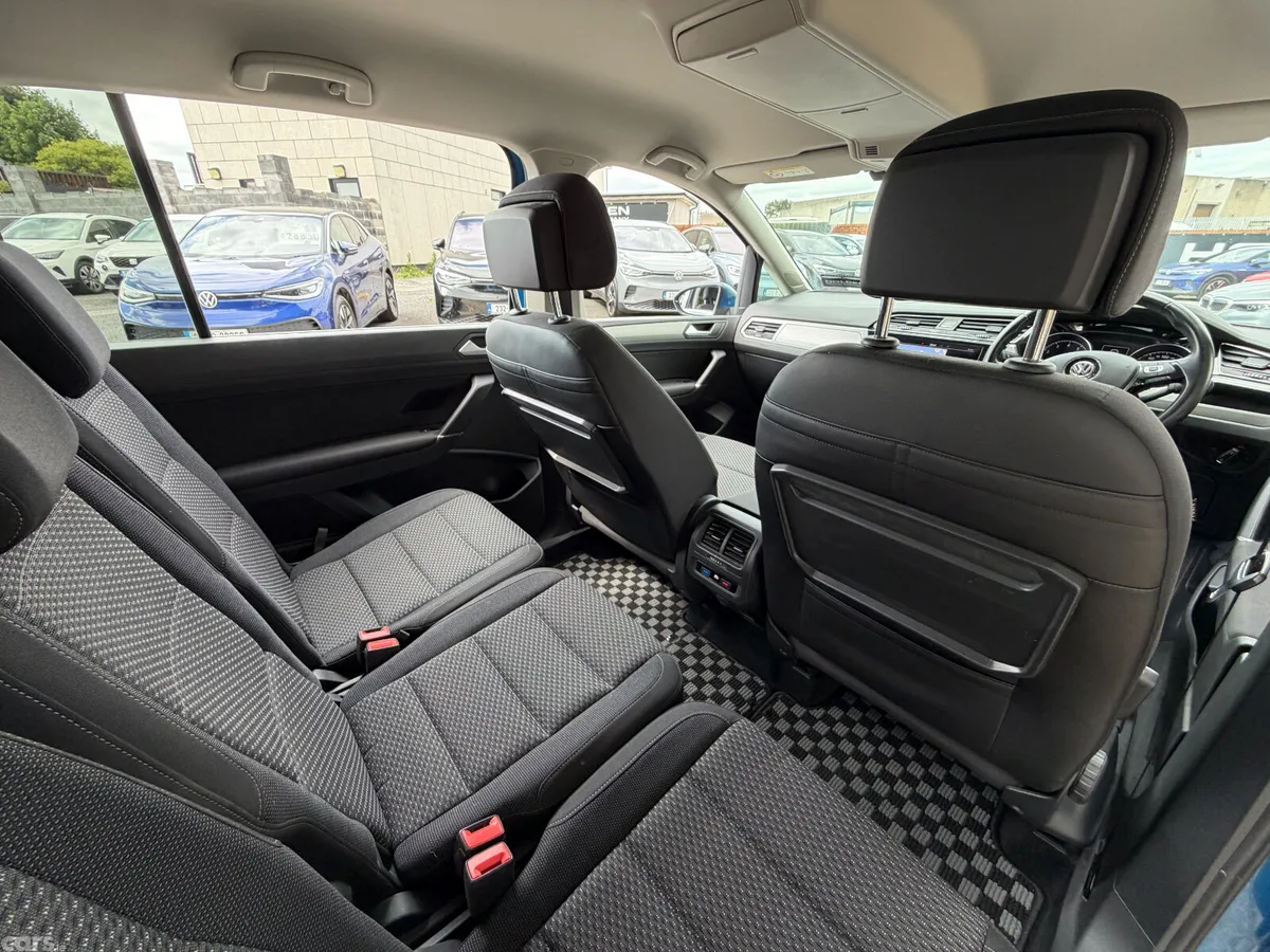 Volkswagen Touran Estate, Petrol, 2018, Black