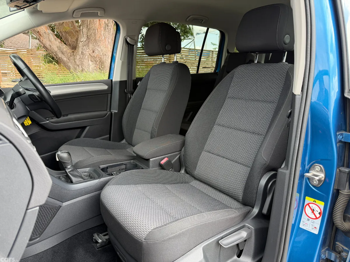Volkswagen Touran Estate, Petrol, 2018, Black