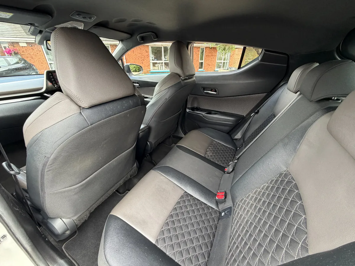 Toyota C-HR Hatchback, Petrol Hybrid, 2022, White