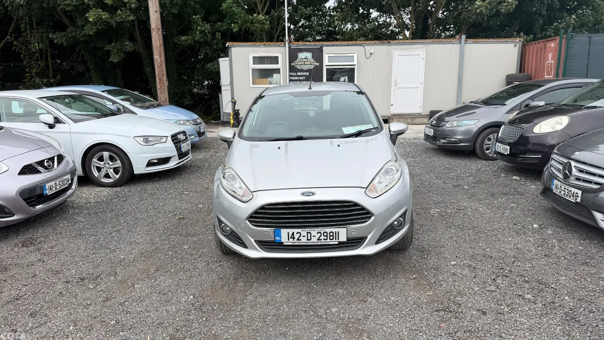 Ford Fiesta Hatchback, Petrol, 2014, Silver