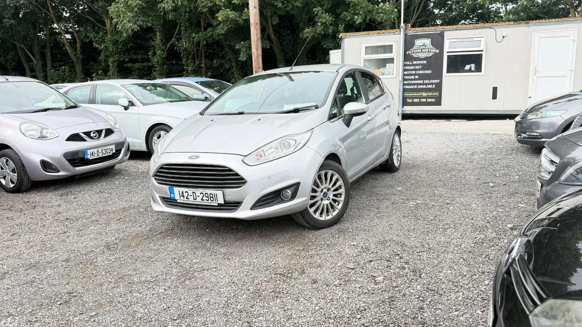 Ford Fiesta Hatchback, Petrol, 2014, Silver