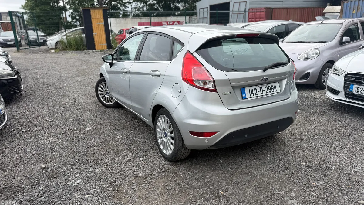 Ford Fiesta Hatchback, Petrol, 2014, Silver