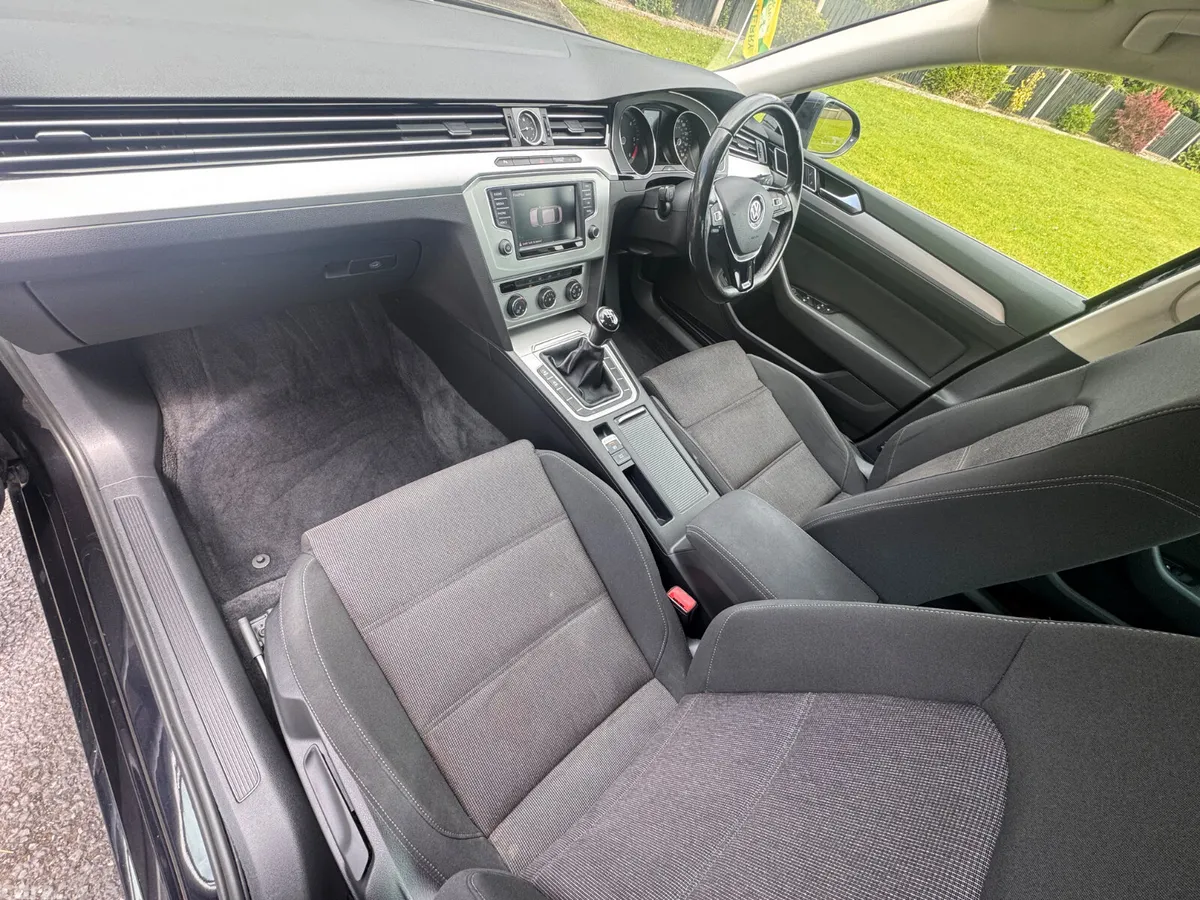 Volkswagen Passat Saloon, Diesel, 2017, Black