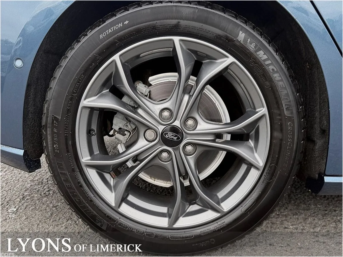 Ford Focus Hatchback, Diesel, 2021, Blue
