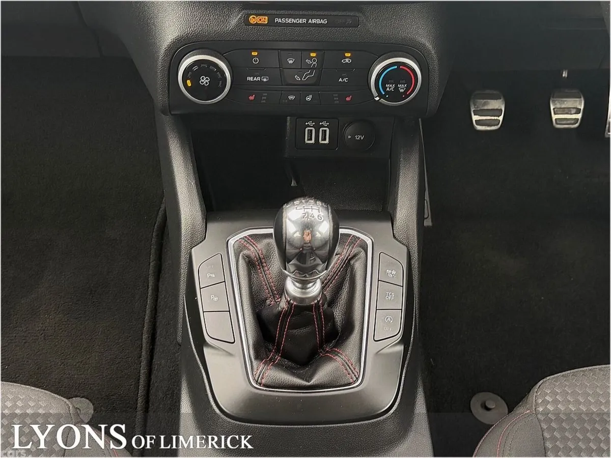Ford Focus Hatchback, Diesel, 2021, Blue