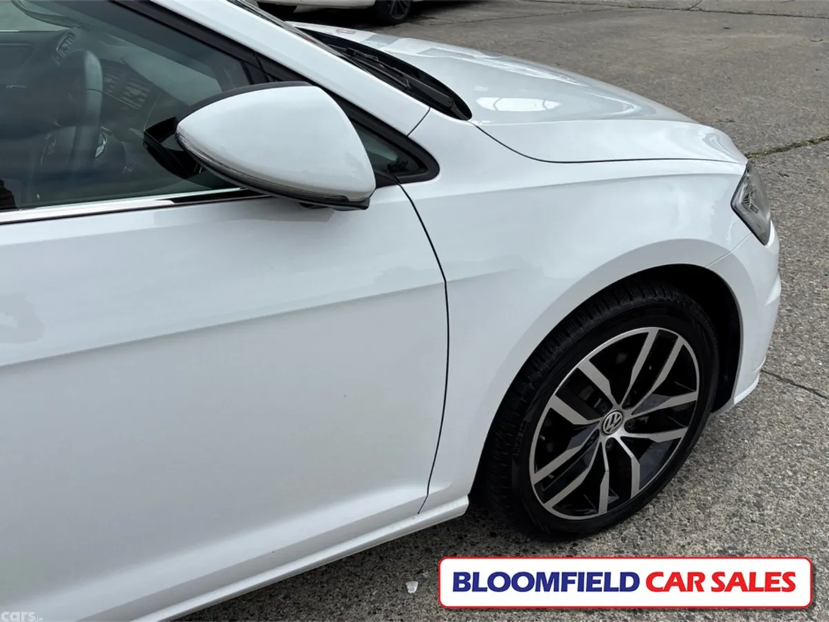 Volkswagen Golf Hatchback, Petrol, 2019, White