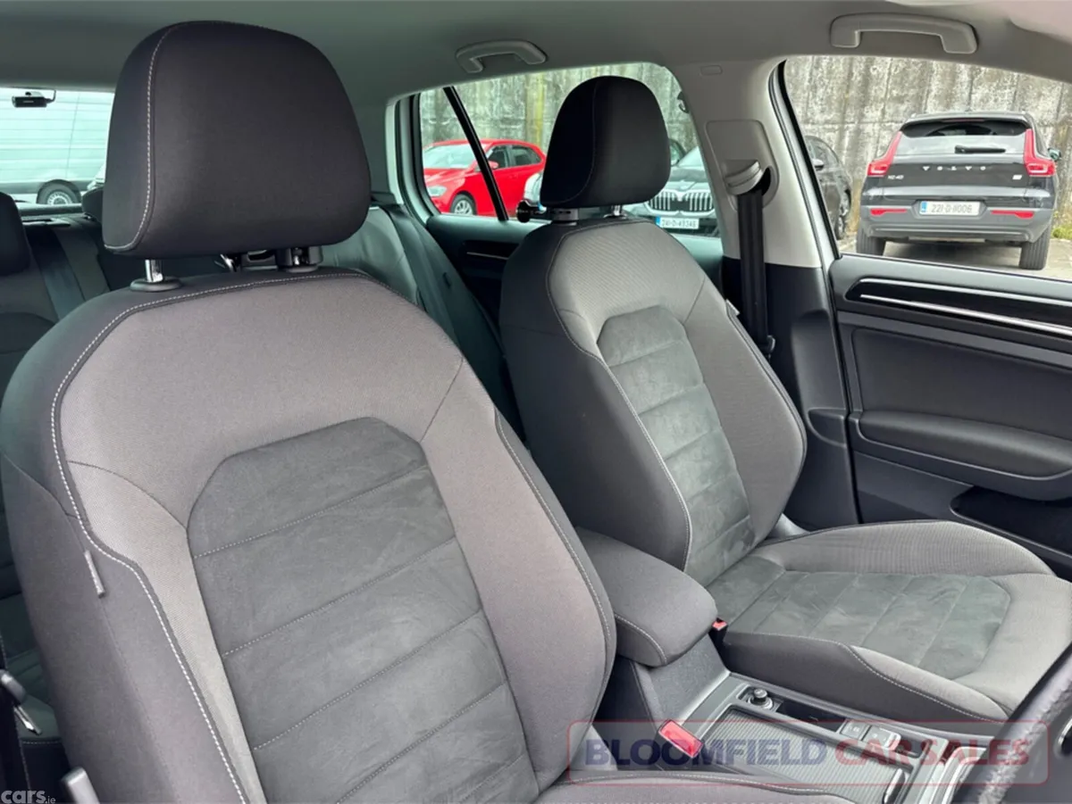 Volkswagen Golf Hatchback, Petrol, 2019, White