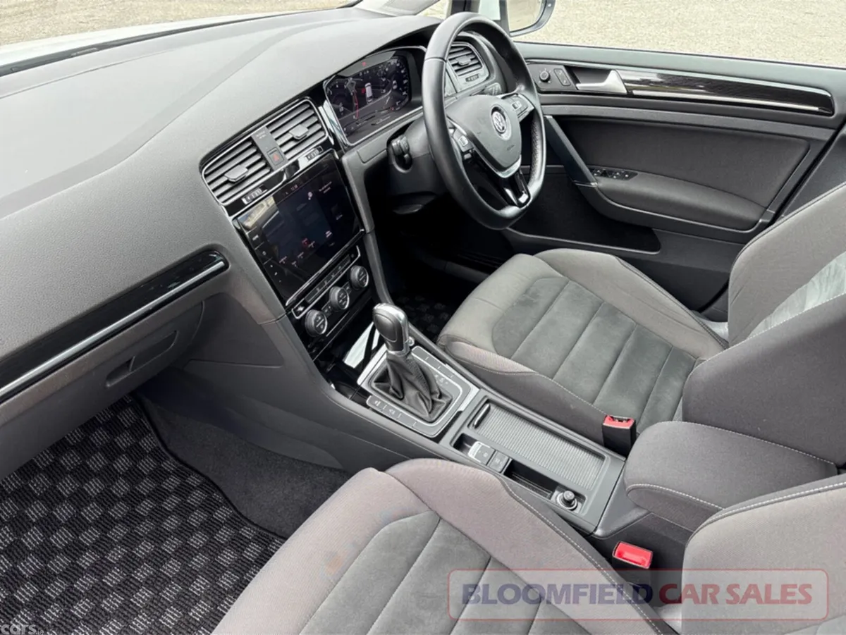 Volkswagen Golf Hatchback, Petrol, 2019, White