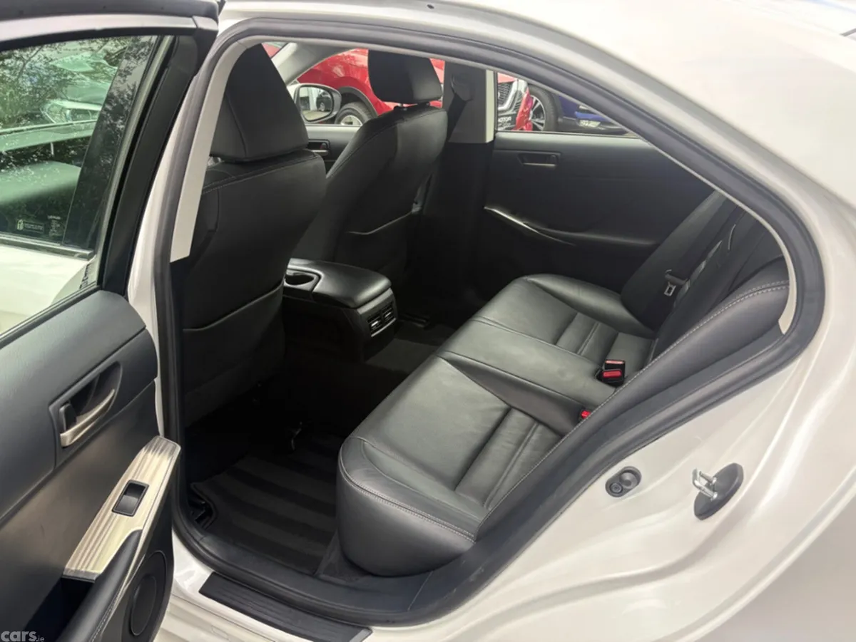 Lexus IS Saloon, Petrol Hybrid, 2018, White
