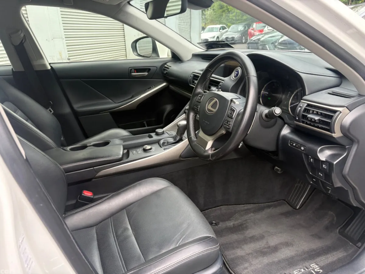 Lexus IS Saloon, Petrol Hybrid, 2018, White