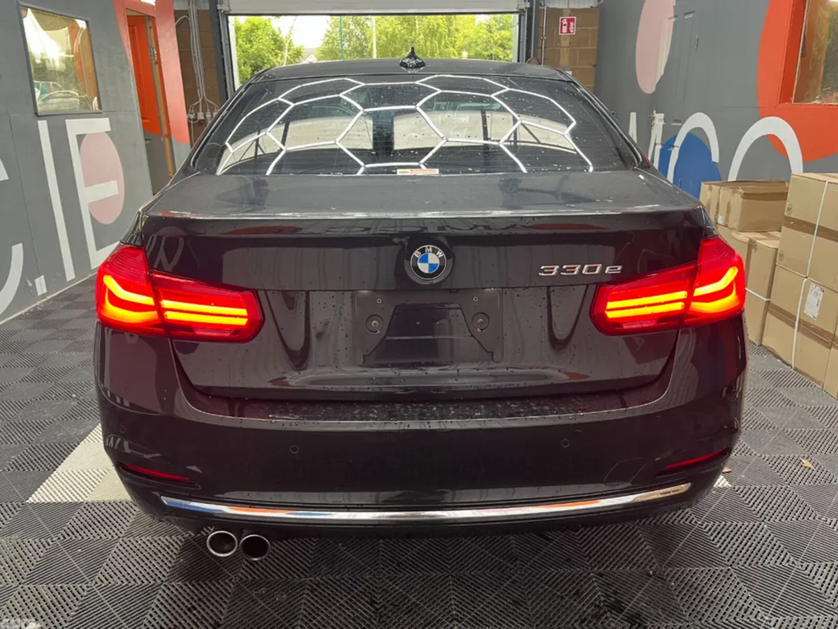 BMW 3-Series Saloon, Petrol Plug-in Hybrid, 2017, Black