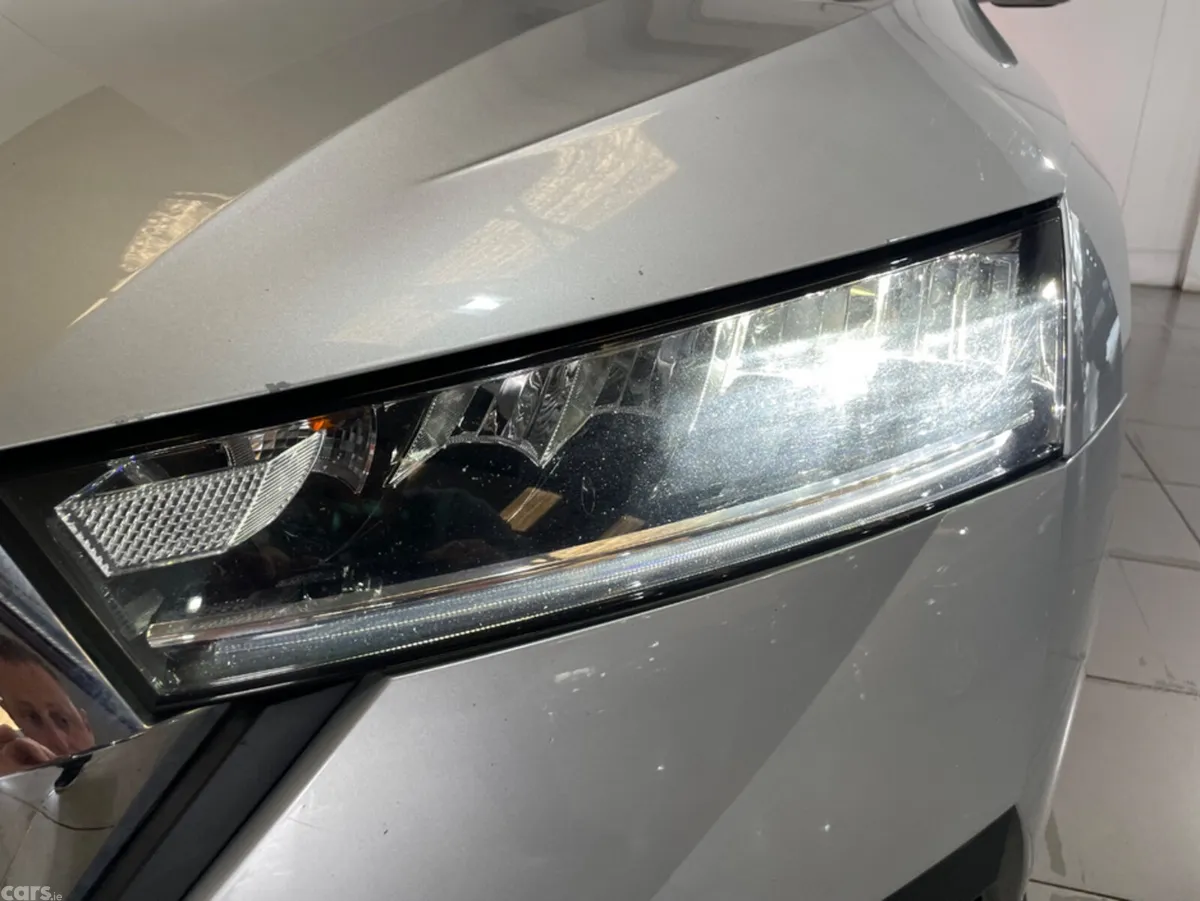 Skoda Octavia Hatchback, Diesel, 2022, Grey