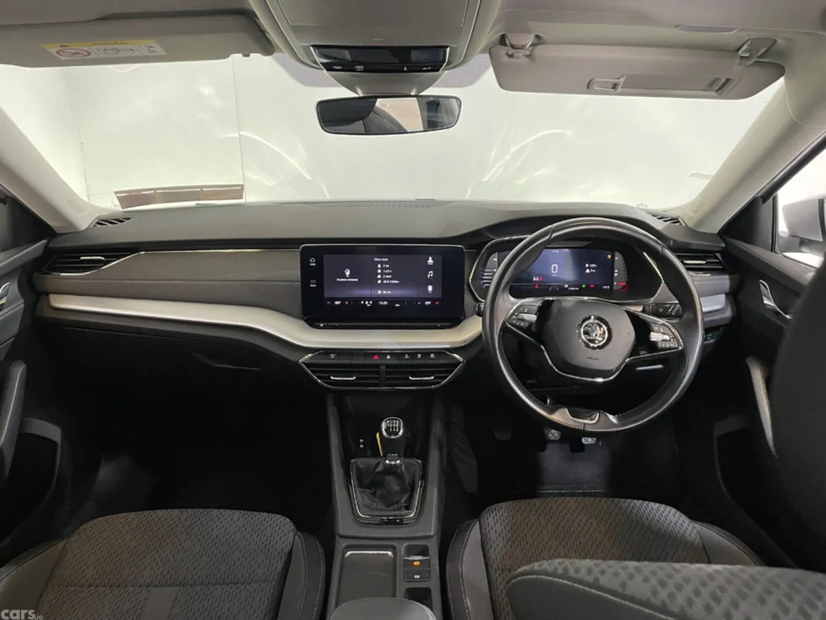 Skoda Octavia Hatchback, Diesel, 2022, Grey