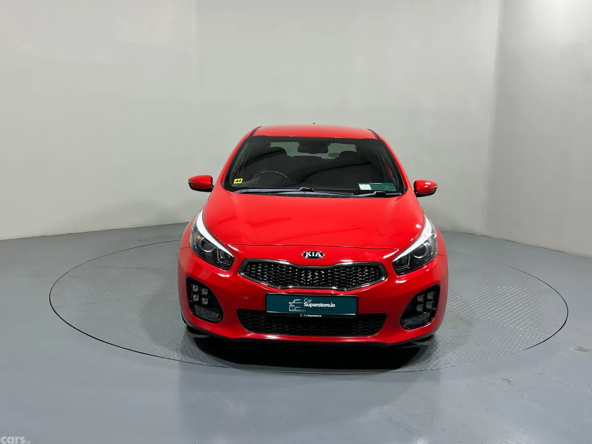 Kia Ceed Hatchback, Petrol, 2017, Red