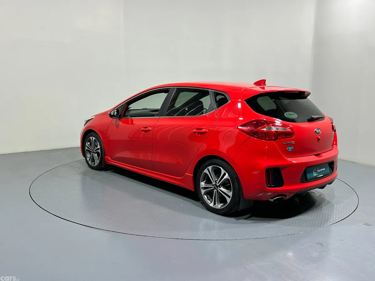 Kia Ceed Hatchback, Petrol, 2017, Red