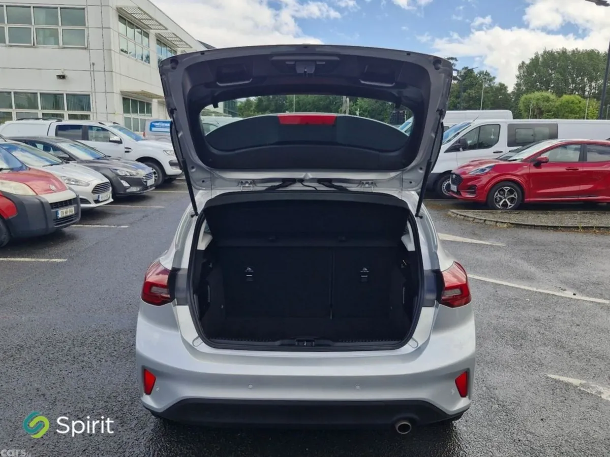 Ford Focus Hatchback, Petrol, 2023, Silver