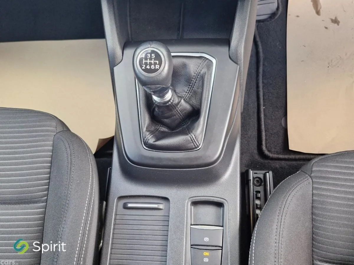 Ford Focus Hatchback, Petrol, 2023, Silver