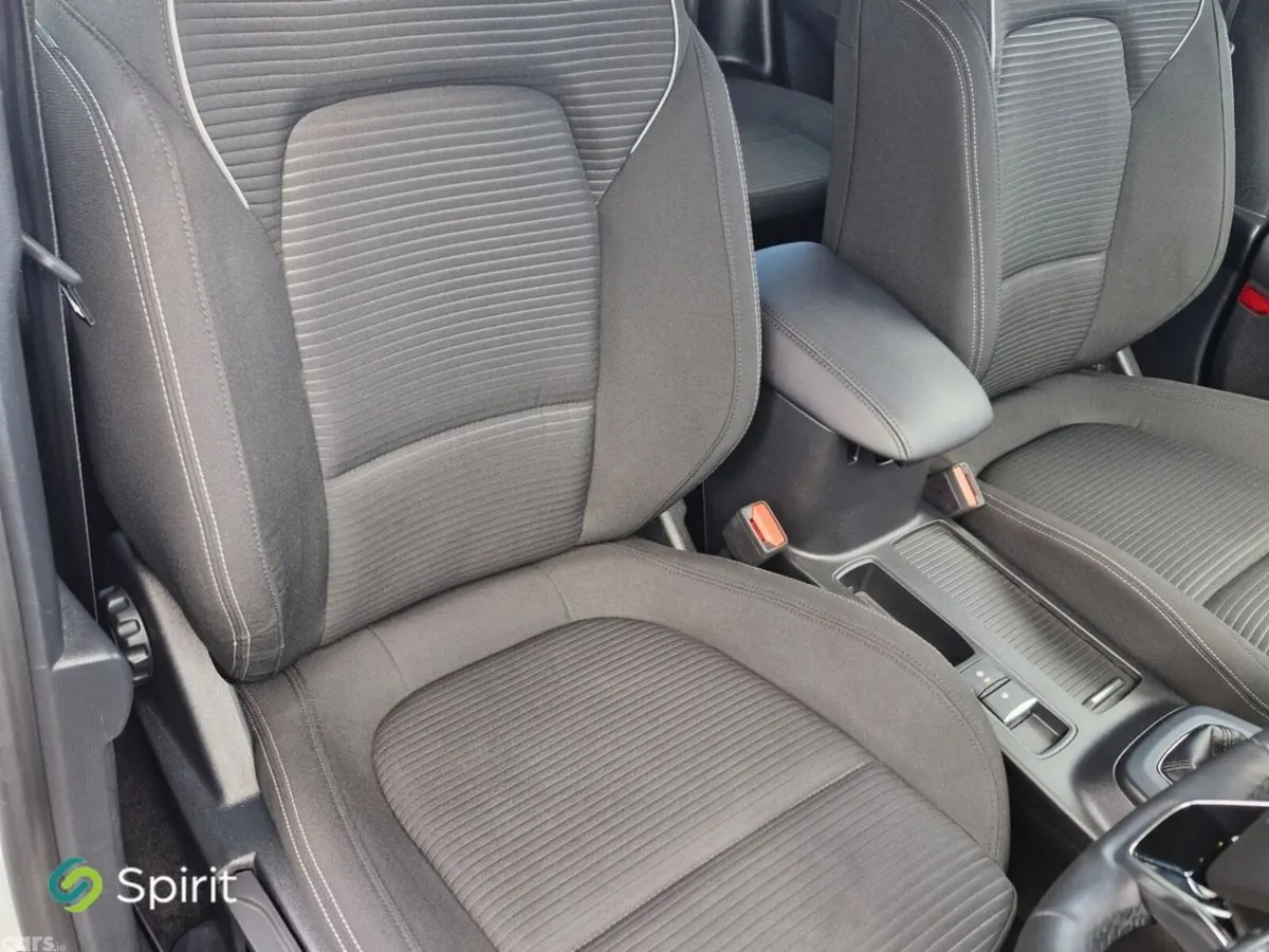 Ford Focus Hatchback, Petrol, 2023, Silver