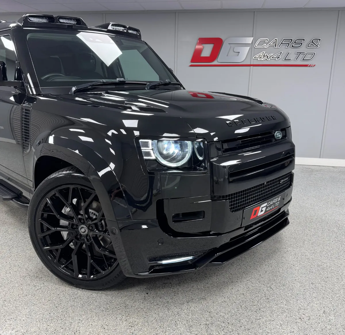 Land Rover Defender SUV, Petrol Plug-in Hybrid, 2023, Black