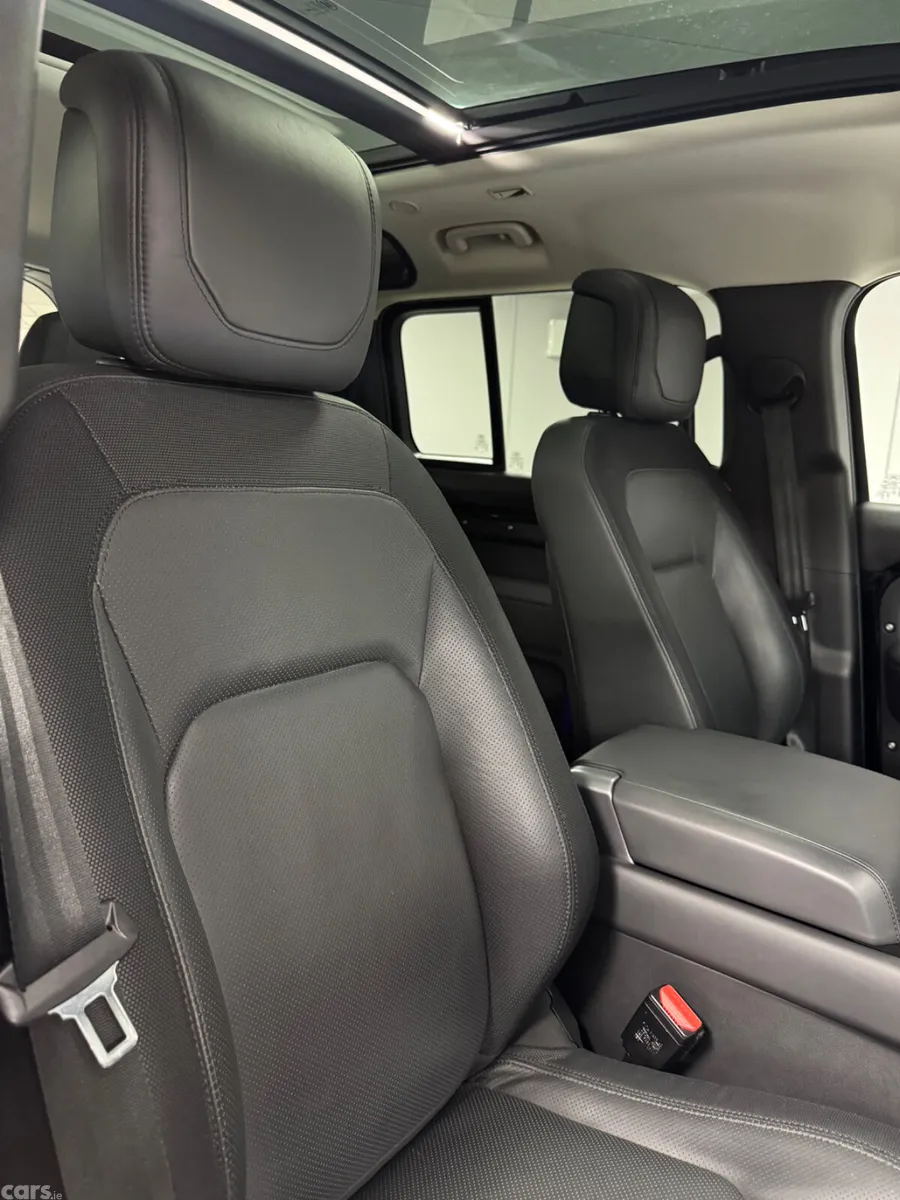 Land Rover Defender SUV, Petrol Plug-in Hybrid, 2023, Black