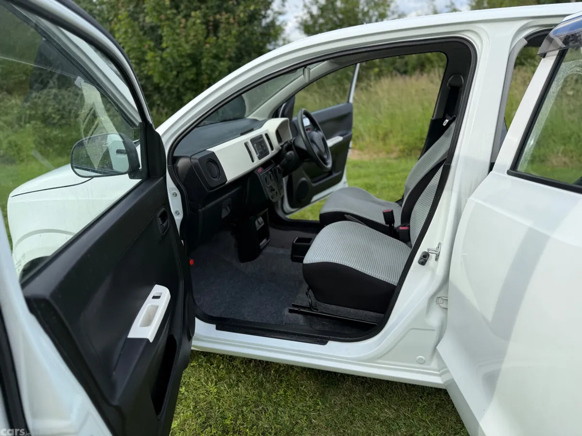Suzuki Alto Hatchback, Petrol, 2017, White