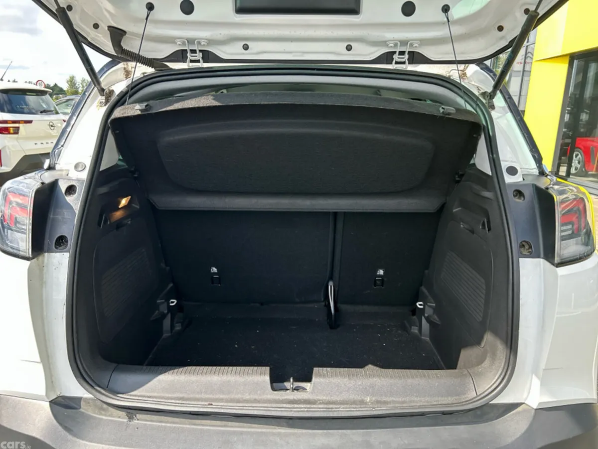 Opel Crossland MPV, Petrol, 2023, White