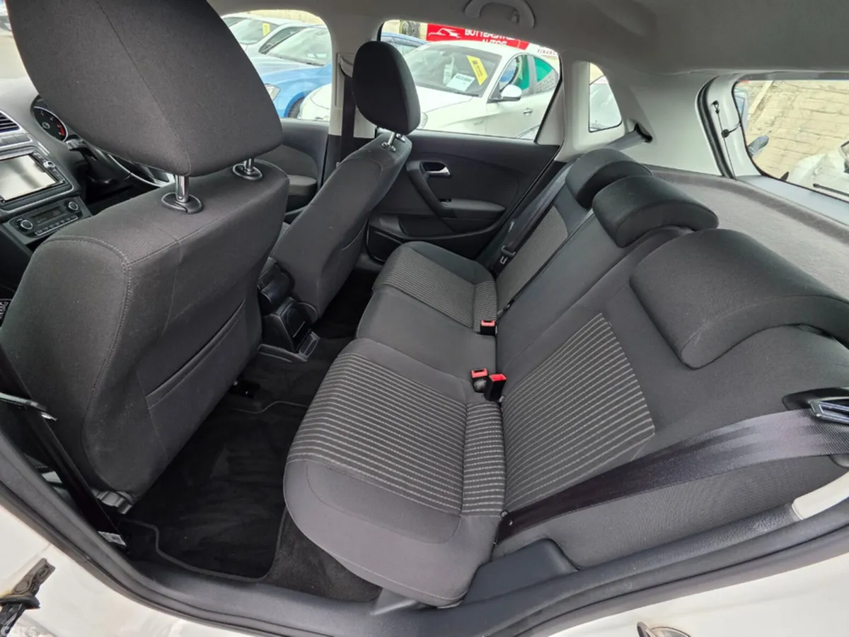 Volkswagen Polo Hatchback, Petrol, 2013, White