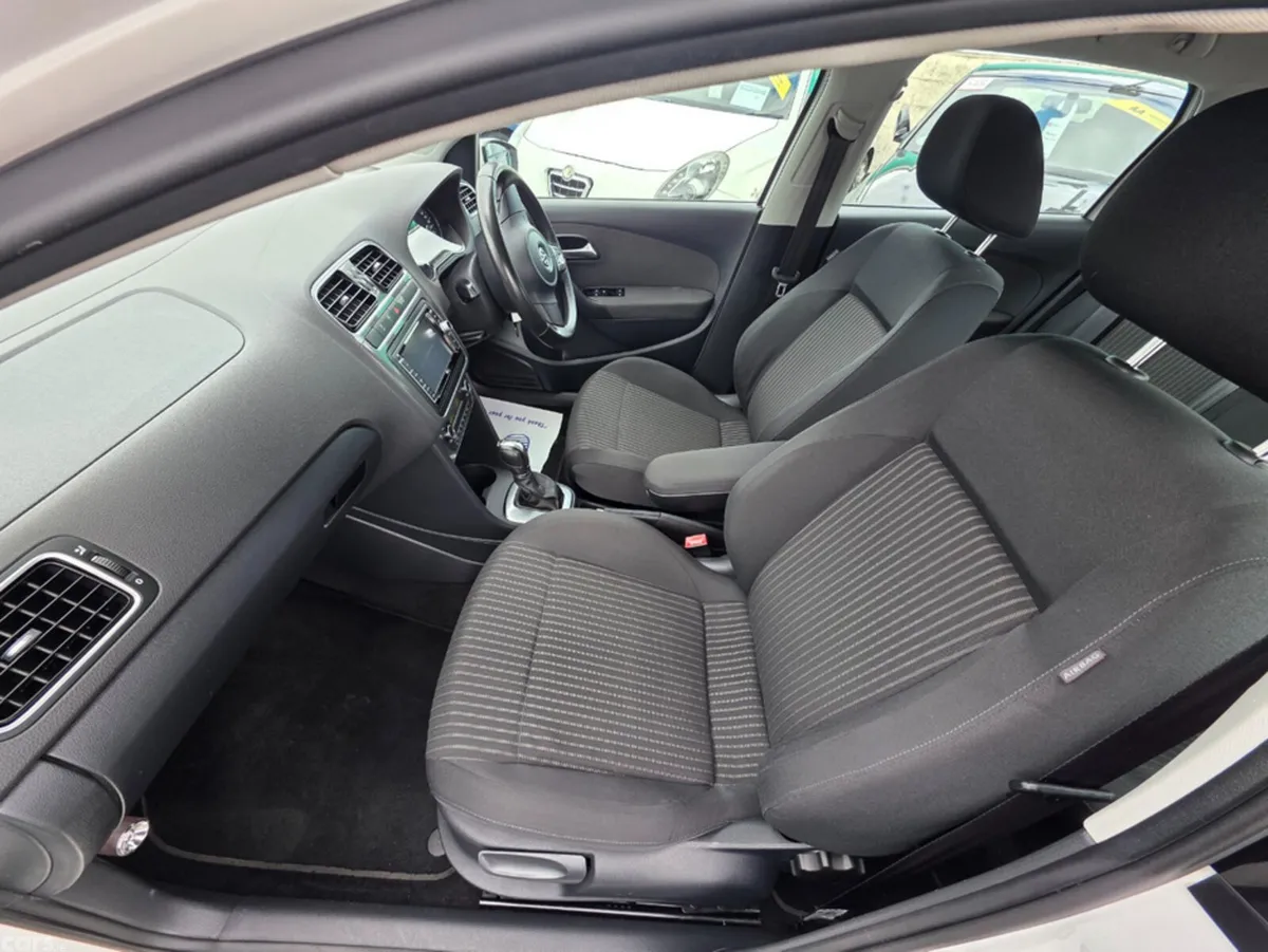 Volkswagen Polo Hatchback, Petrol, 2013, White
