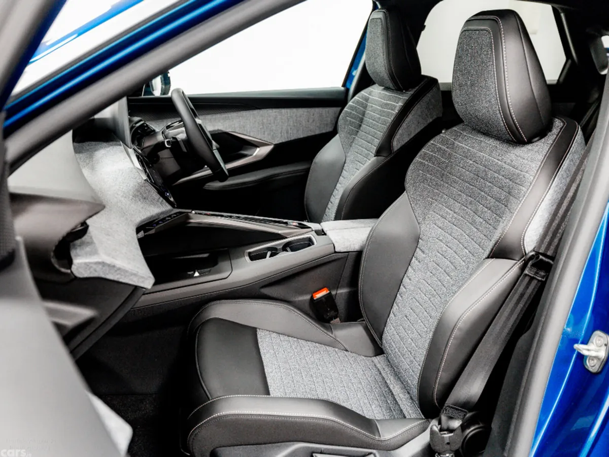 Peugeot 3008 SUV, Petrol Hybrid, 2026, Blue