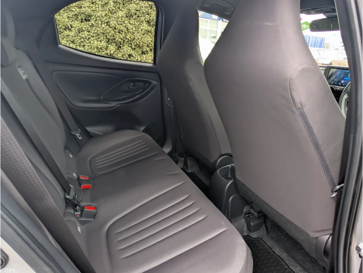 Toyota Yaris Hatchback, Petrol Hybrid, 2024, Silver