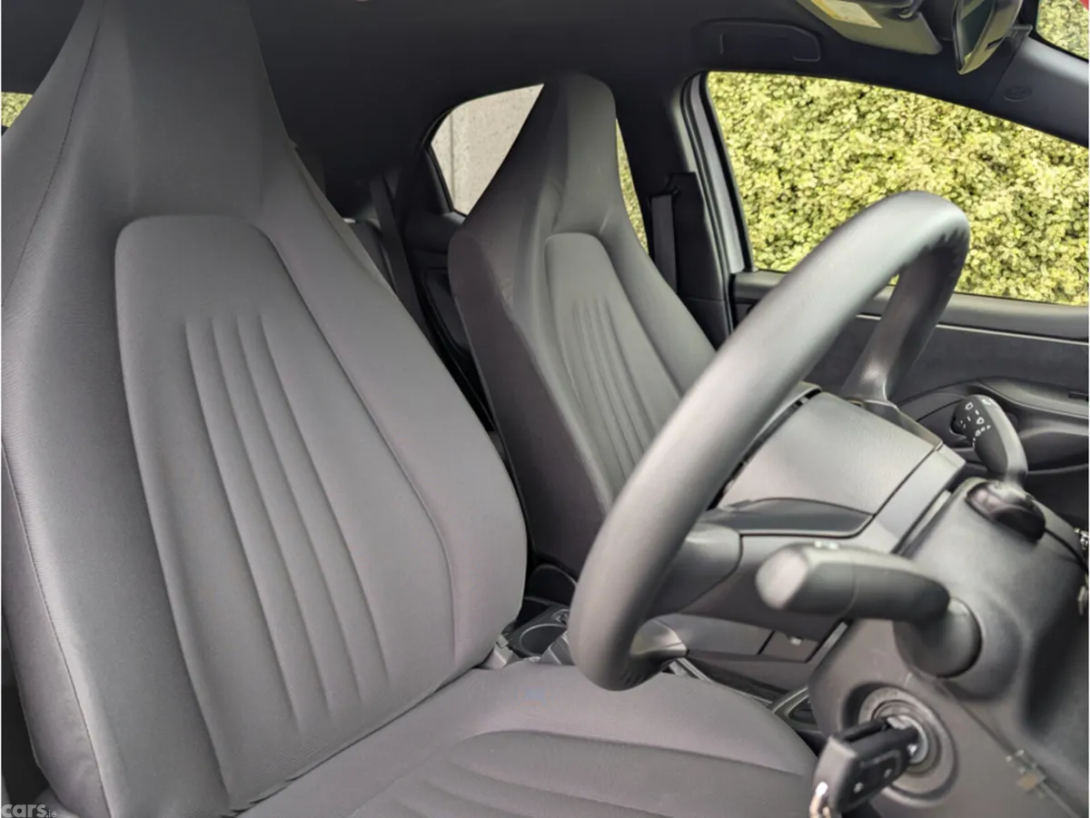 Toyota Yaris Hatchback, Petrol Hybrid, 2024, Silver