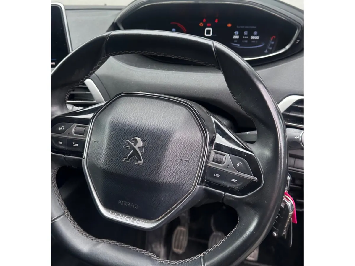 Peugeot 3008 MPV, Petrol, 2019, Grey