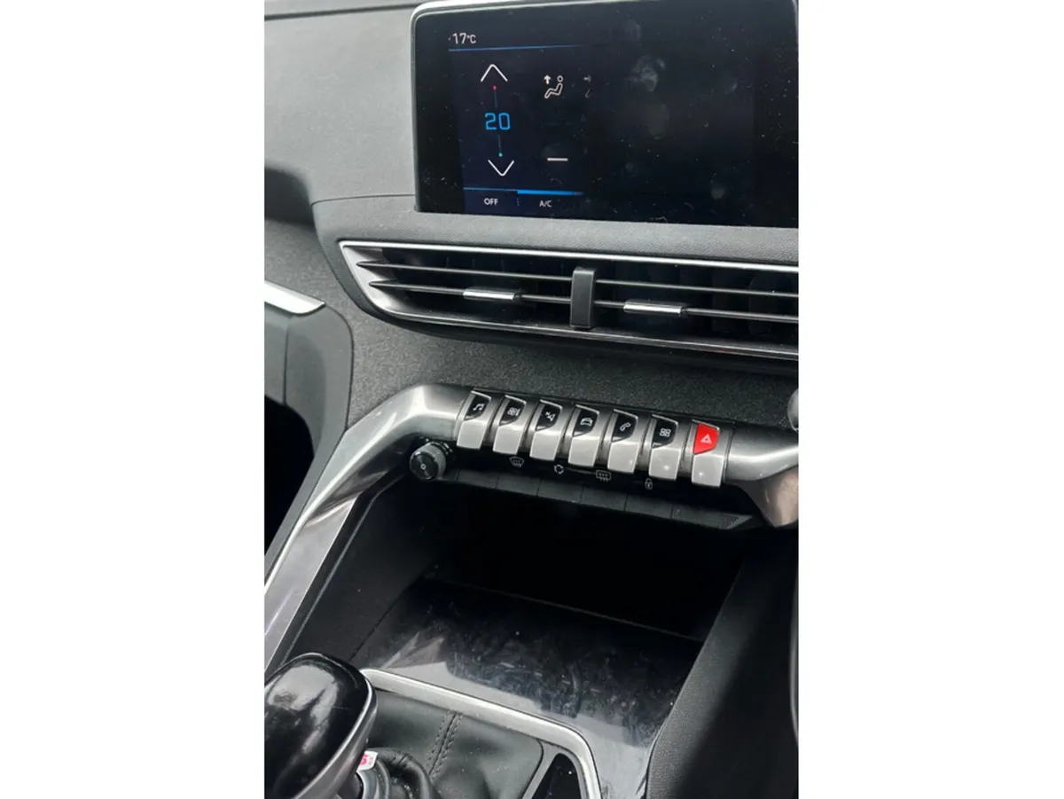 Peugeot 3008 MPV, Petrol, 2019, Grey
