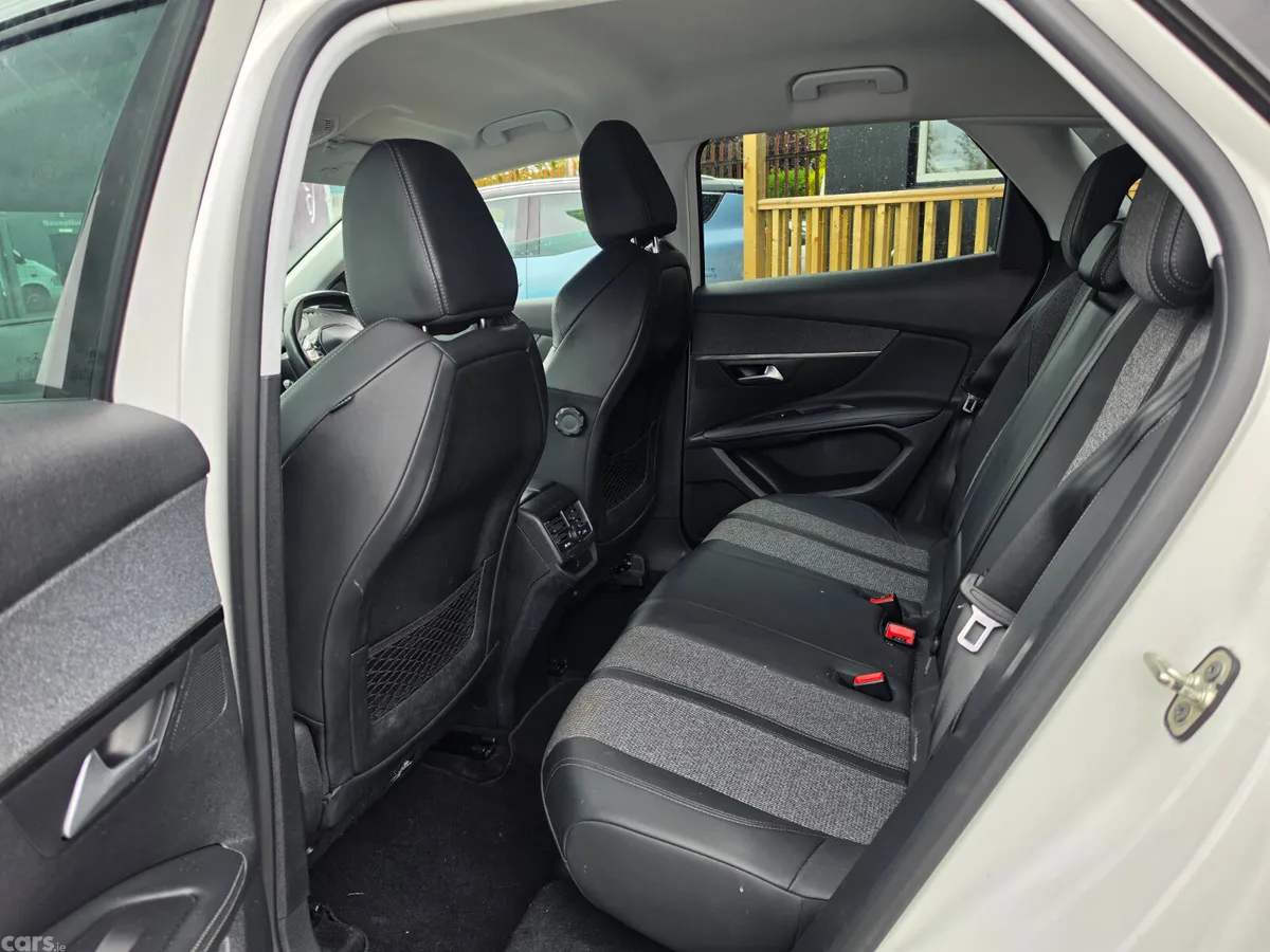 Peugeot 3008 MPV, Diesel, 2019, White